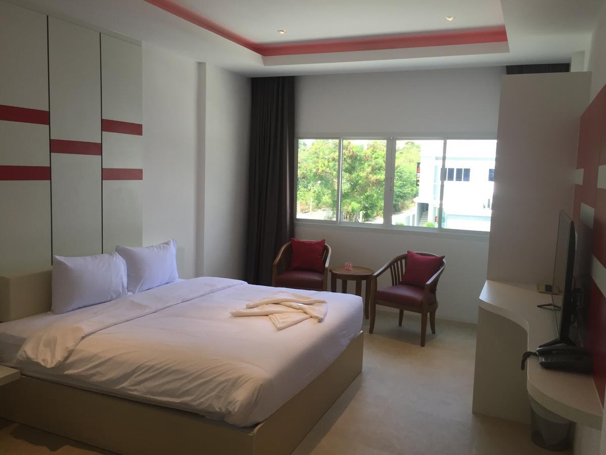 Picasso Motel Pattaya Buitenkant foto